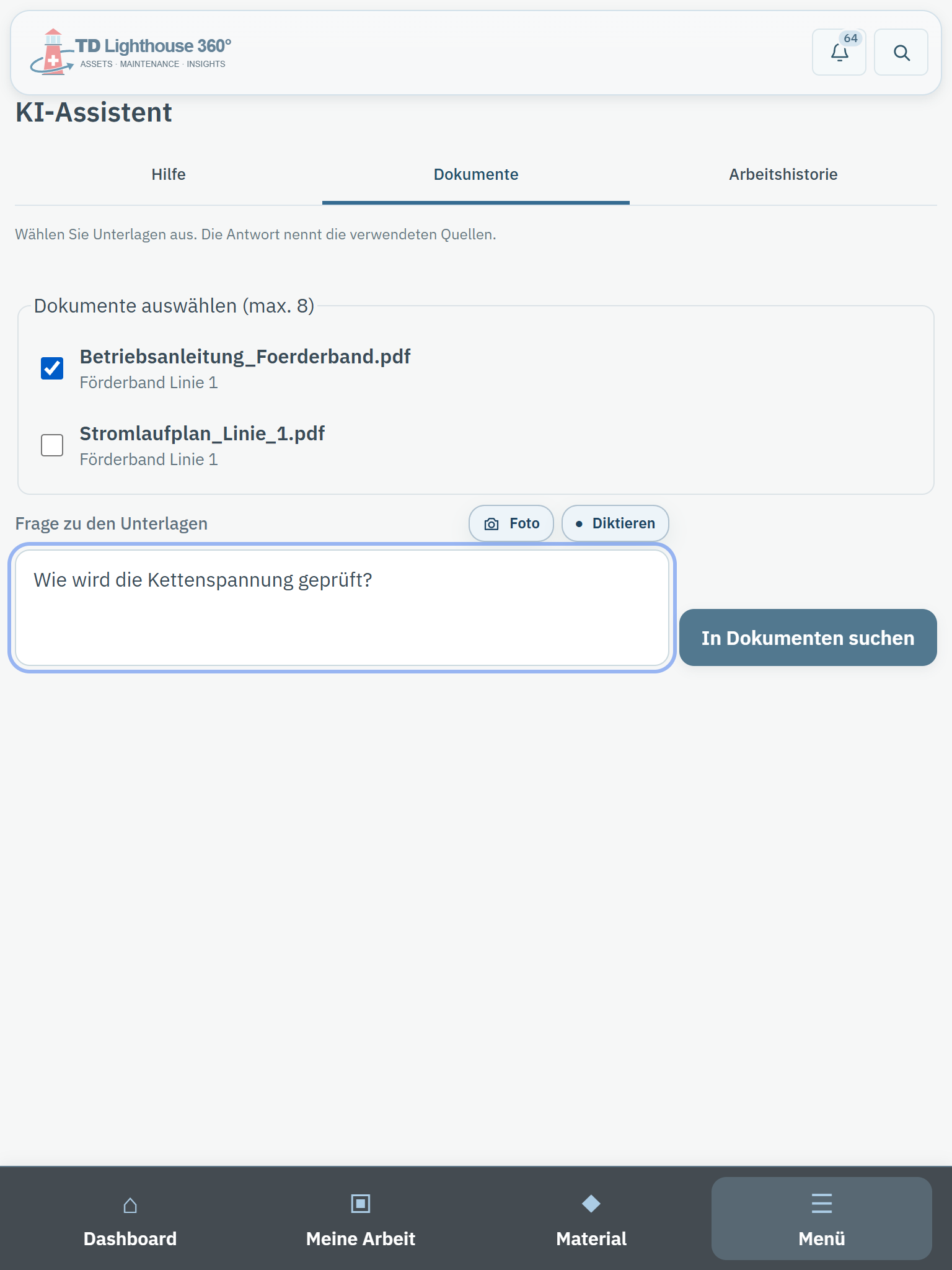 KI-Assistent mit technischer Frage auf dem Tablet